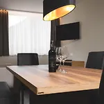 Residenz Gramaser Gmbh 4* イシュグル