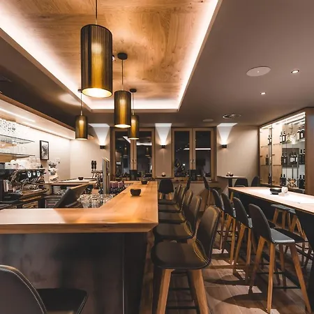 Residenz Gramaser Gmbh 4* イシュグル